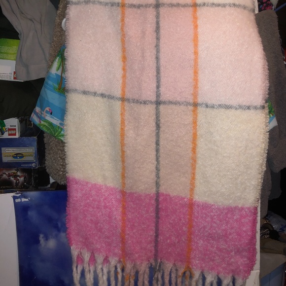 How To Wear A Plaid Scarf - Different Plaid Scarves | Poor  Anthropologie Darby Plaid Scarf